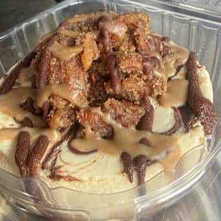 Mr. Leslie's Turtle Cheesecake